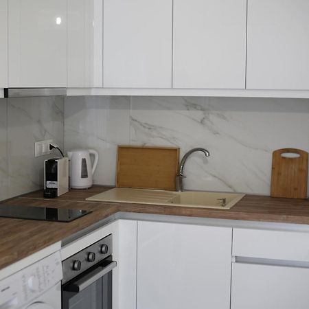 Our Home-Fully Renovated Apartments And Studios By The Sea Никити Екстериор снимка