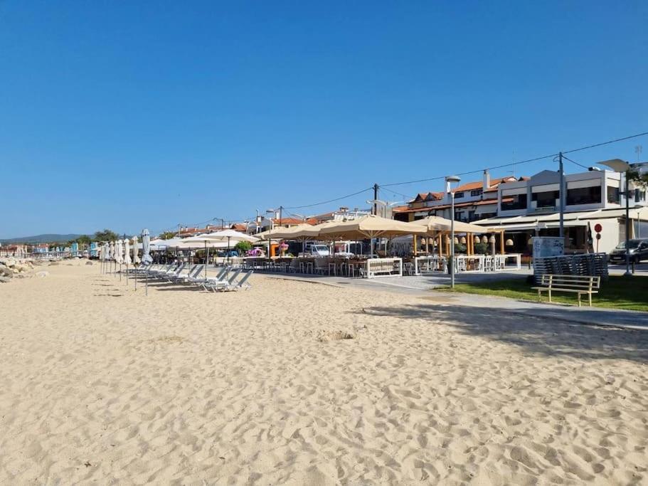 Our Home-Fully Renovated Apartments And Studios By The Sea Никити Екстериор снимка