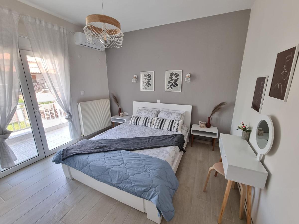 Our Home-Fully Renovated Apartments And Studios By The Sea Никити Екстериор снимка