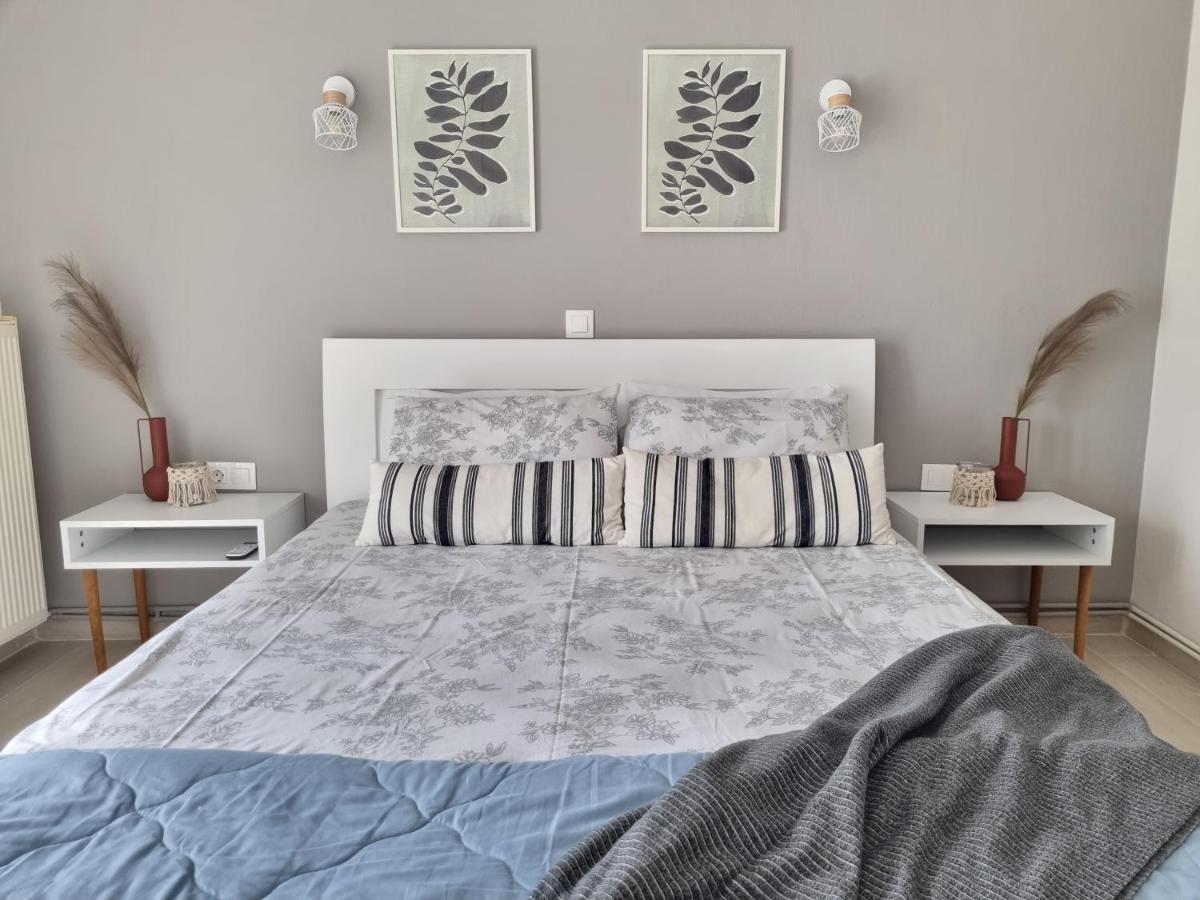 Our Home-Fully Renovated Apartments And Studios By The Sea Никити Екстериор снимка