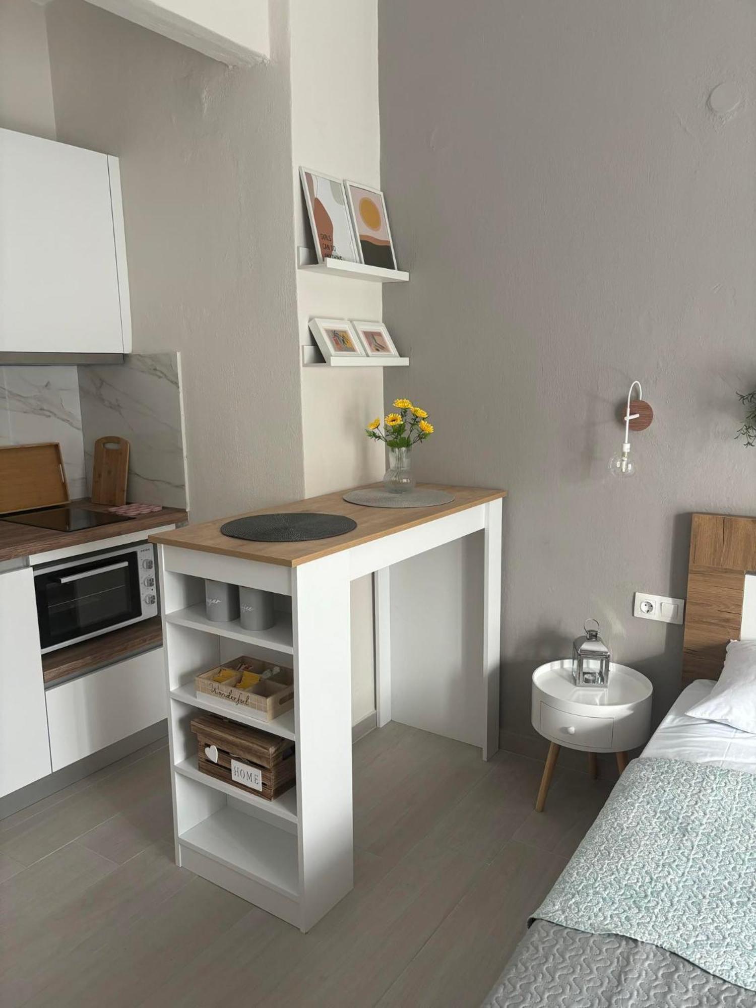 Our Home-Fully Renovated Apartments And Studios By The Sea Никити Екстериор снимка