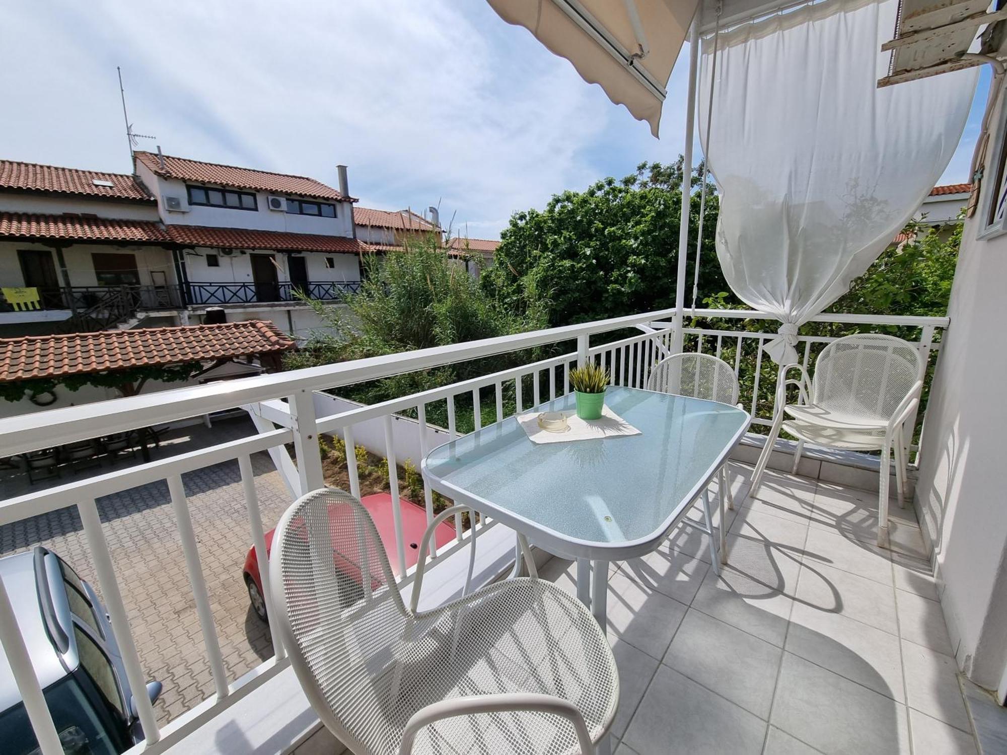 Our Home-Fully Renovated Apartments And Studios By The Sea Никити Екстериор снимка